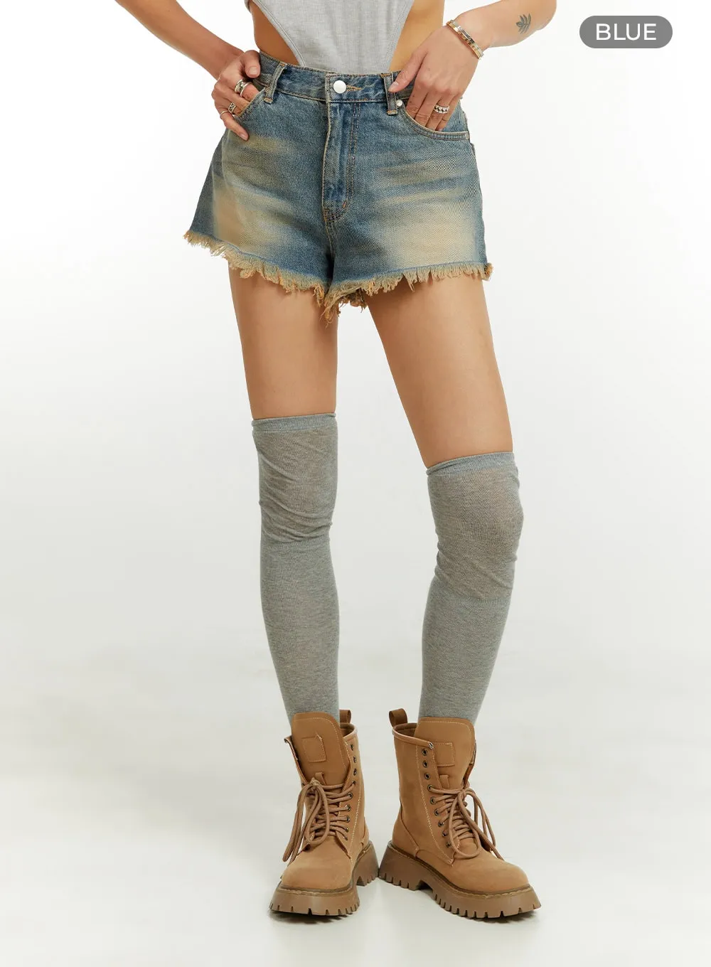 Destroyed Hem Denim Shorts CU421